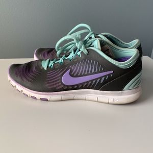 Women's Nike running shoes size 7